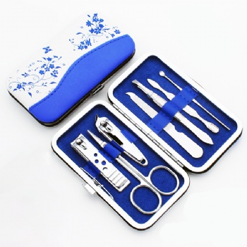 Seven Pieces Manicure Kit With PU Case